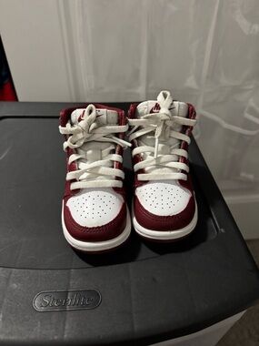 Nike Kids High-Top Sneakers in White and Maroon